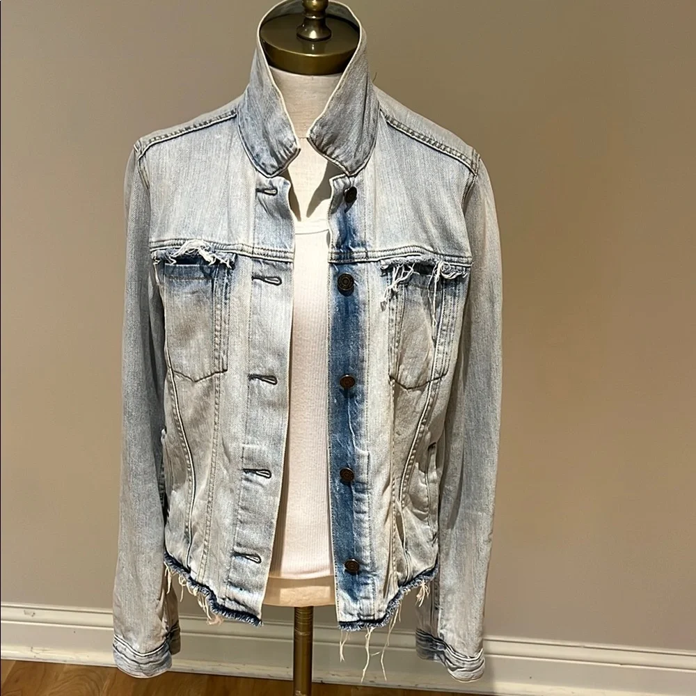 Gap 2016 iconic destructed jacket white bleach  Light Blue Denim Jacket L